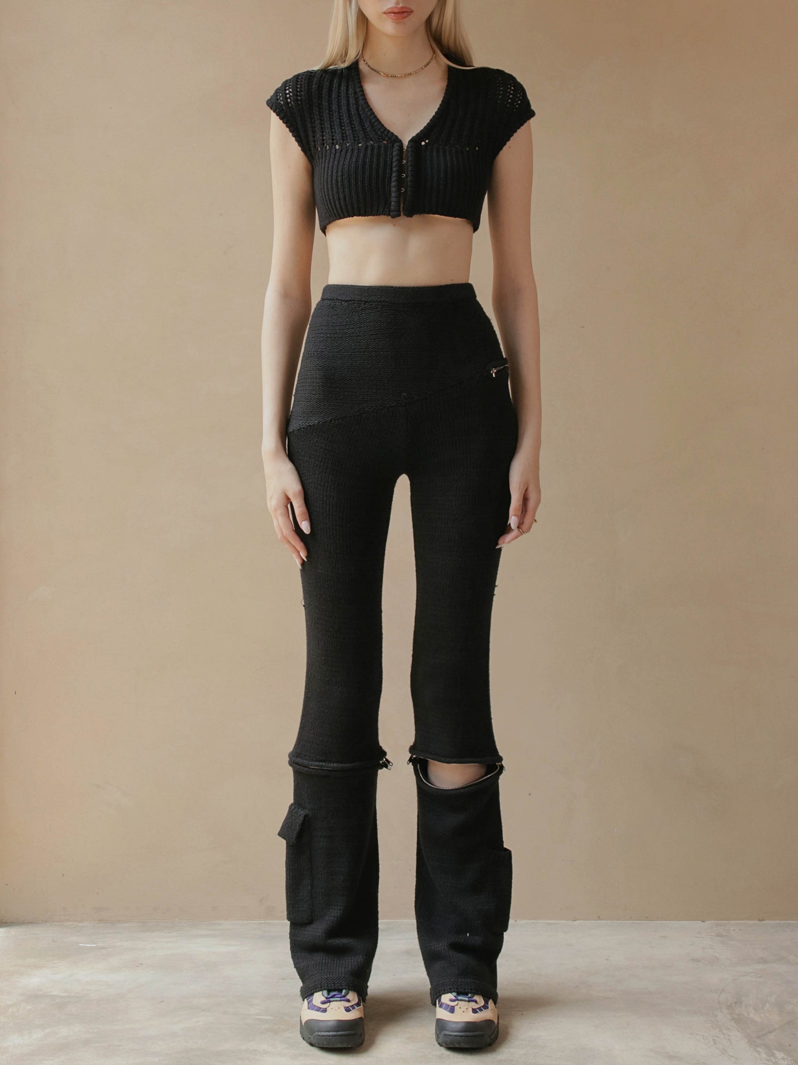 Ruve_Shar_Knit_Black_Top_Lifes Ruve_Shar_Knit_Black_Top_Lifes